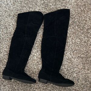 Chic Black Over-the-Knee Boots